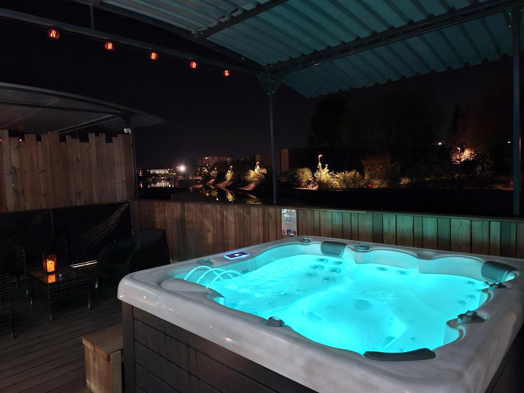 La Peniche De Fabrice Avec Jacuzzi Privatif Apartment สตราสบูร์ก ภายนอก รูปภาพ